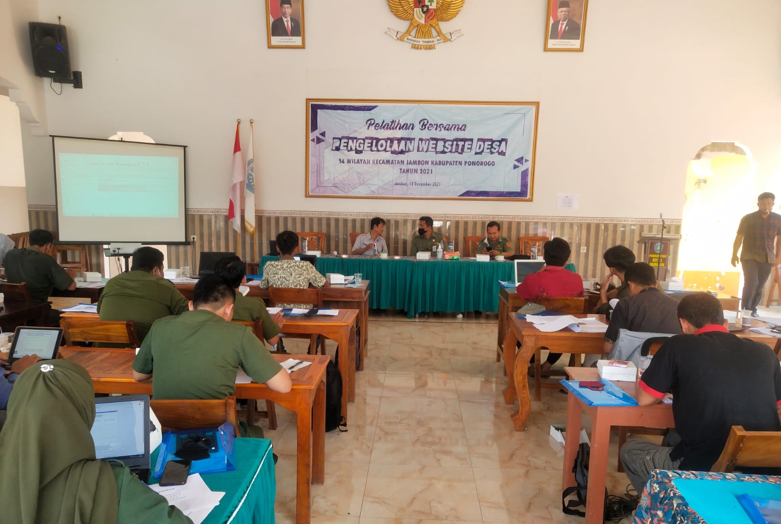 Pelatihan Bersama Pengelolaan Website Desa Se Wilayah Kecamatan Jambon Tahun 2021